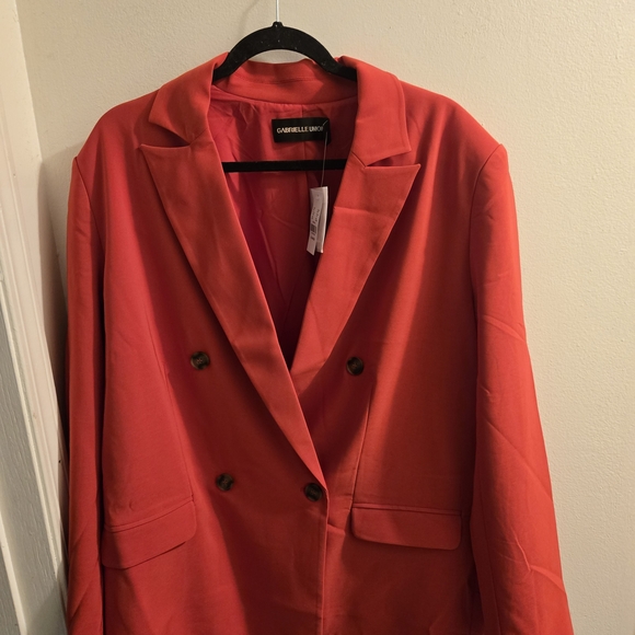 Gabrielle Union Women's Scarlet Double-Breasted Blazer - Picture 3 of 5